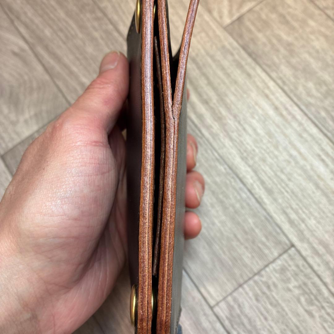 【茶芯ブラック】ミドルトラッカーウォレット　真鍮　お札を折らずに収納　タイプB