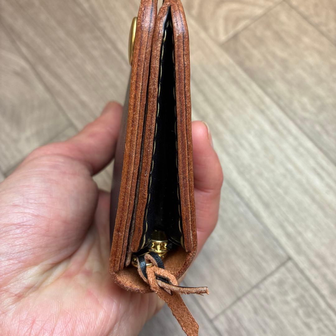 【茶芯ブラック】ミドルトラッカーウォレット　真鍮　お札を折らずに収納　タイプB