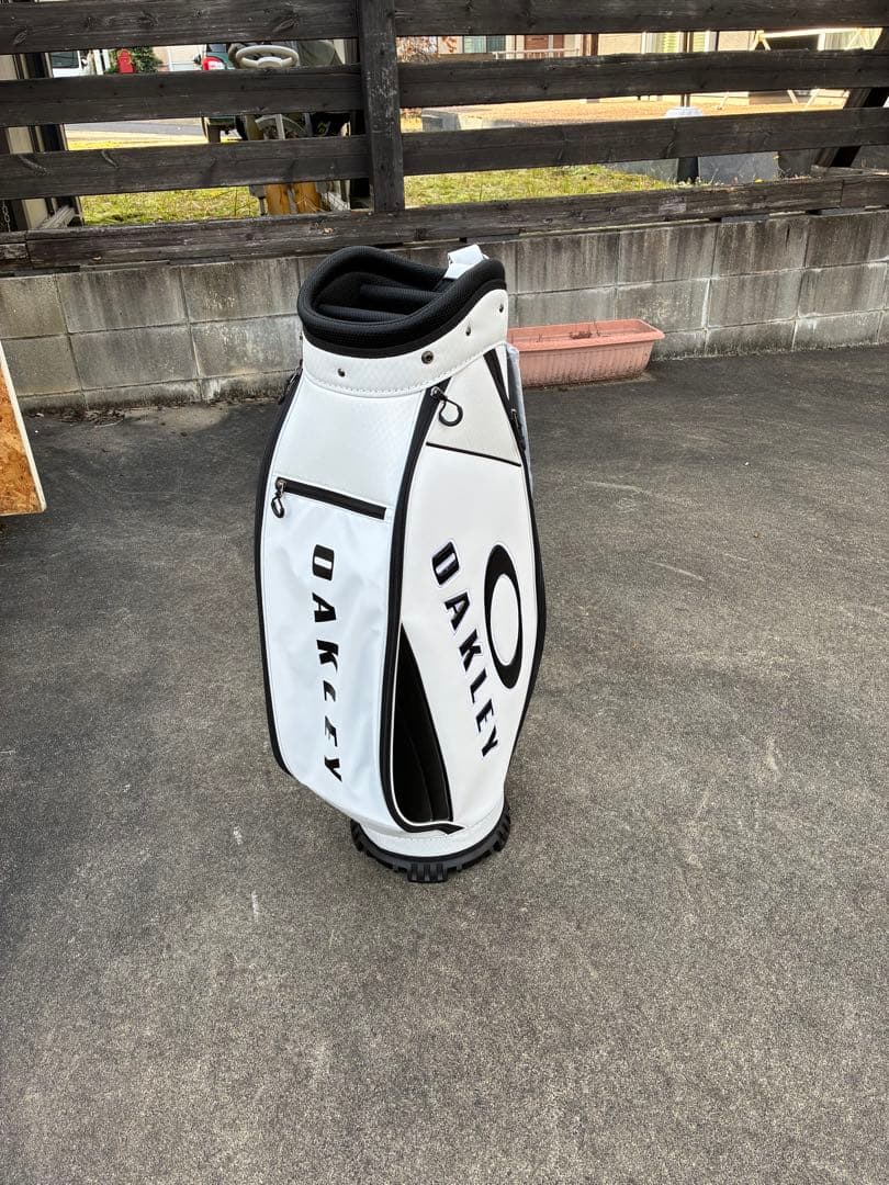 OAKLEYキャディバック(新品)