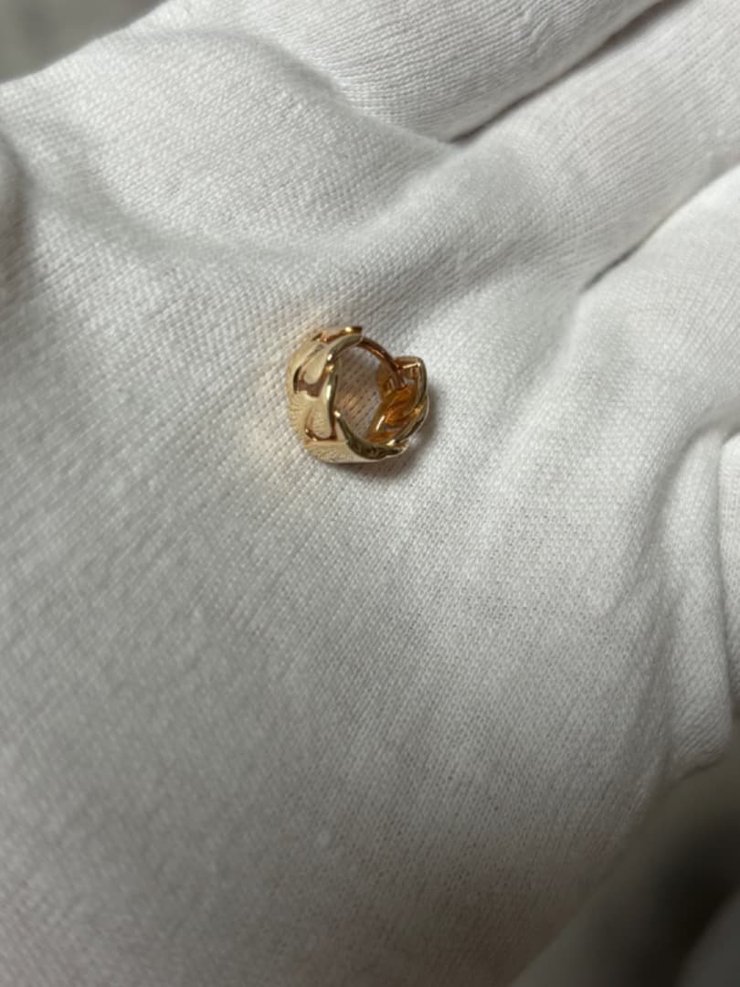 アヴァランチ　イエローゴールドピアス 10k