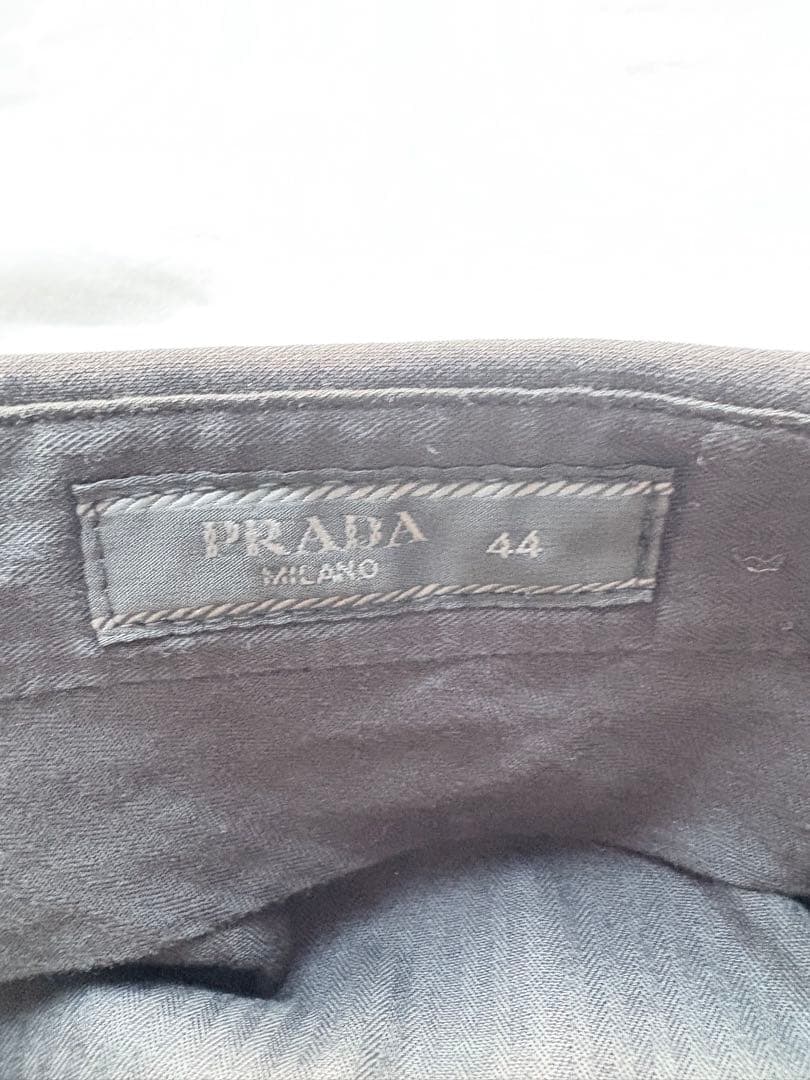 PRADA ダークグレー スラックス
