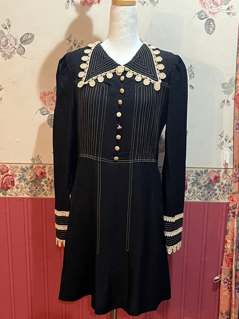 ANNA SUI 黒のレース付き長袖ワンピース　お値下げしました