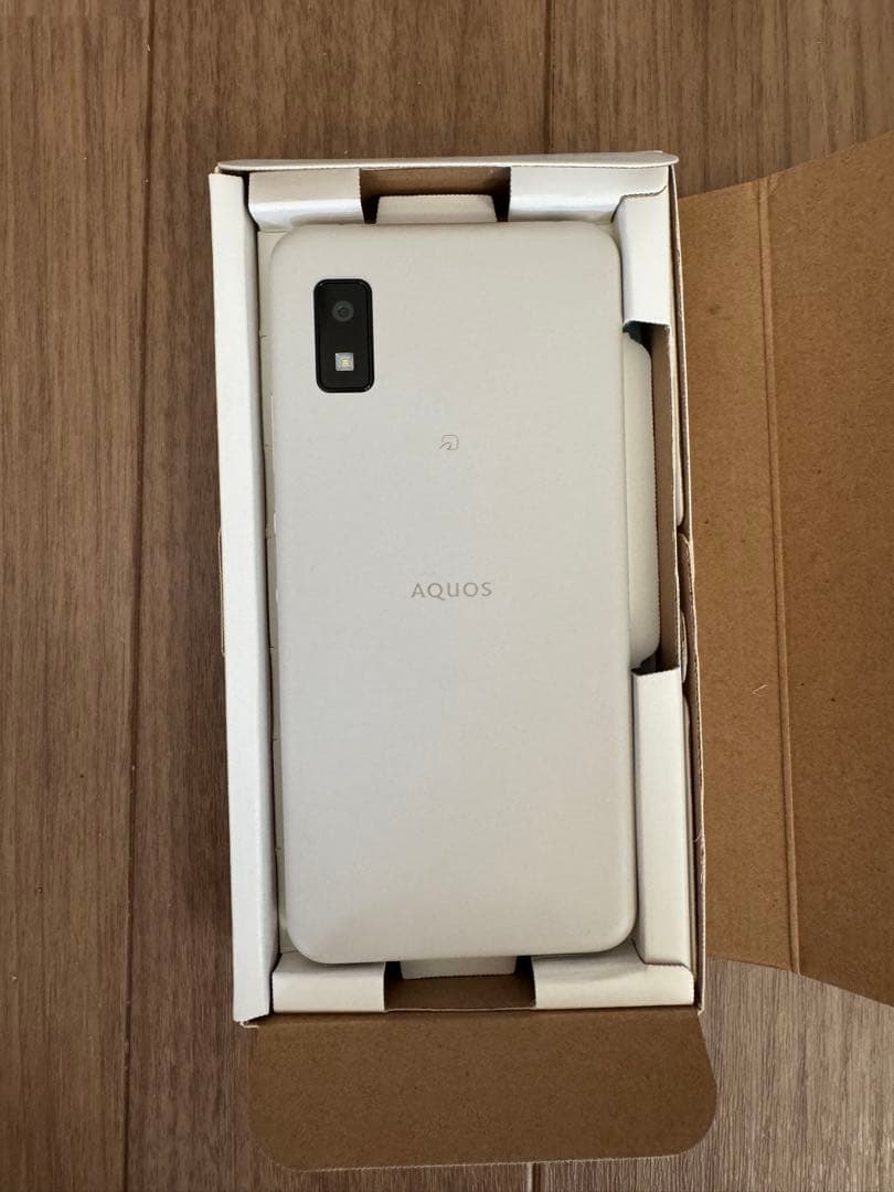 AQUOS wish A104SH Ivory 本体 未使用品 外箱あり