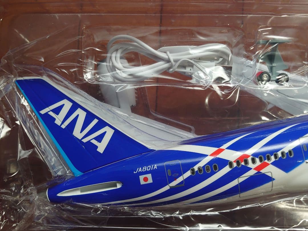 ANA ボーイング787　1/130スケール　室内灯付き　モデル 飛行機
