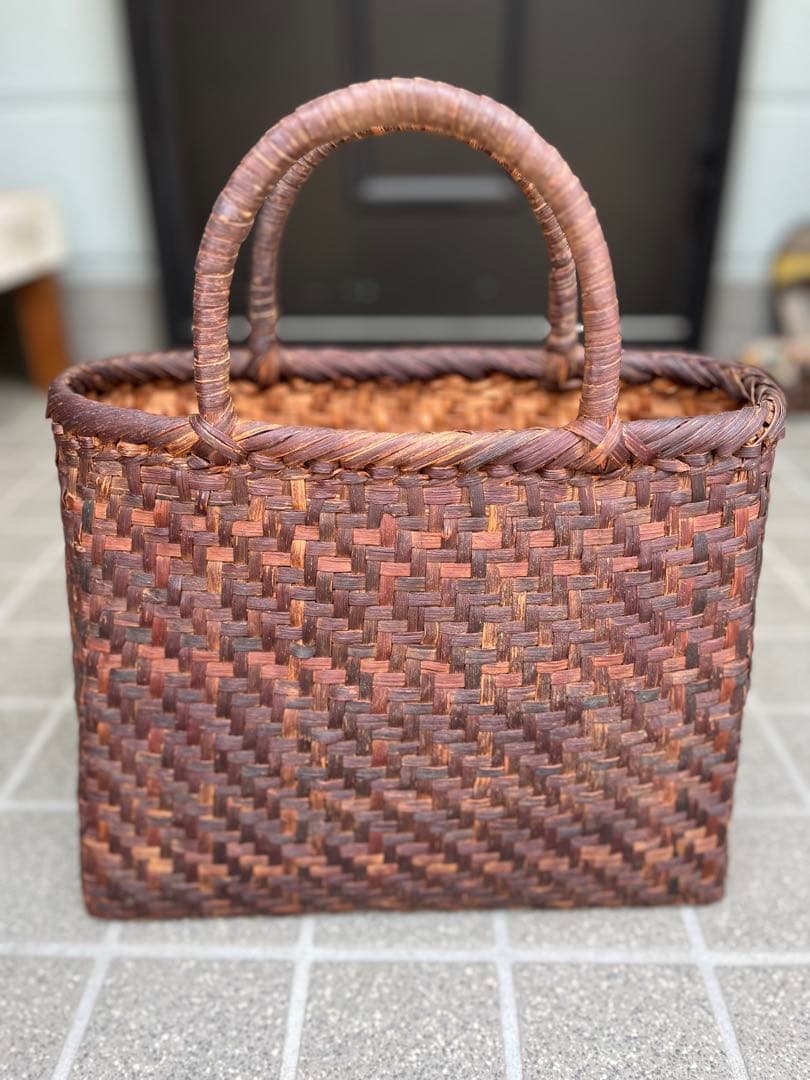 職人技A4可◆山ぶどう 山葡萄 かごバッグ◆幅35㎝、高さ27㎝、マチ14.5㎝