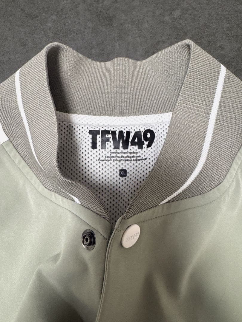 TFW49 グレー ホワイト ジャケット XL