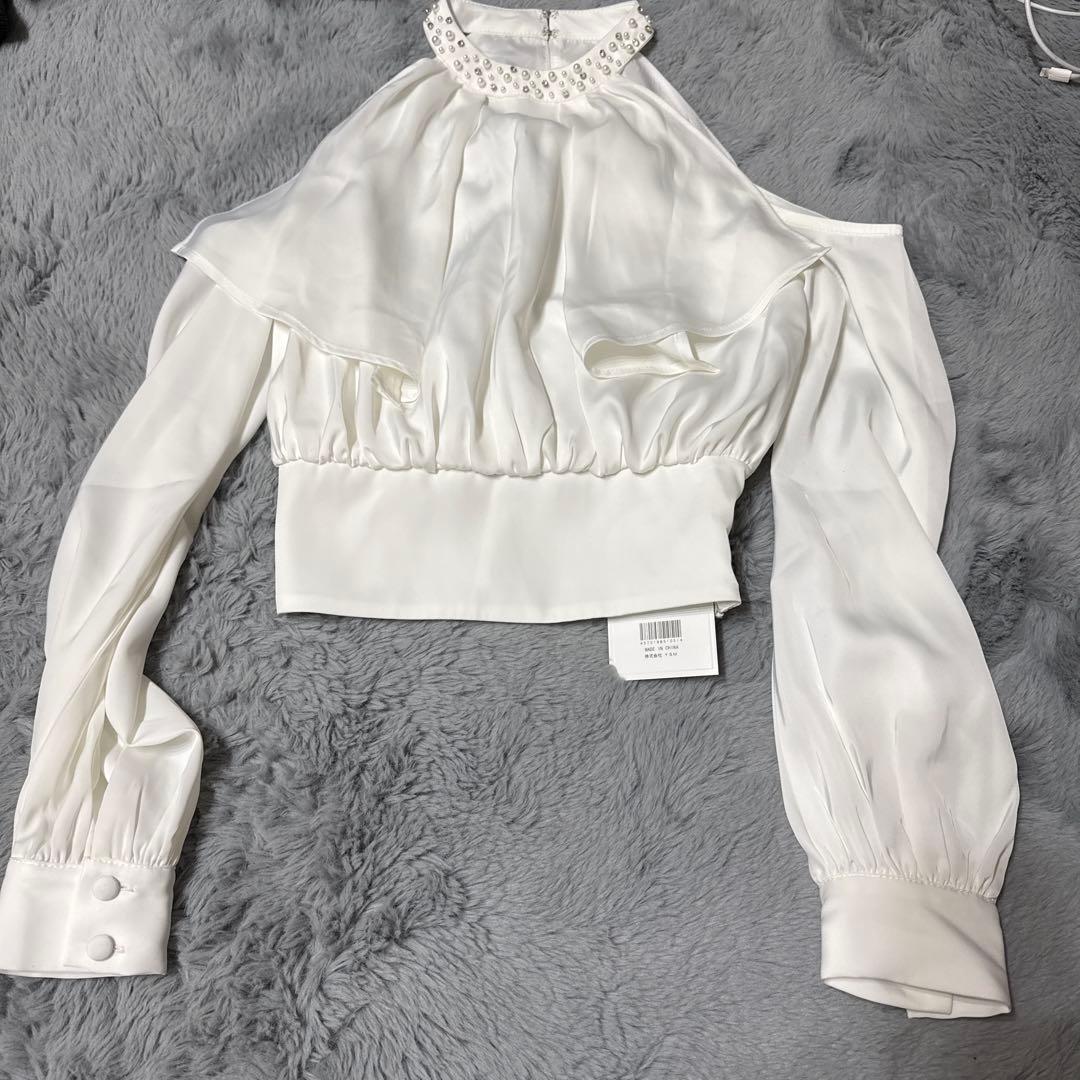 ダーリッチ　パールネックアメスリブラウス