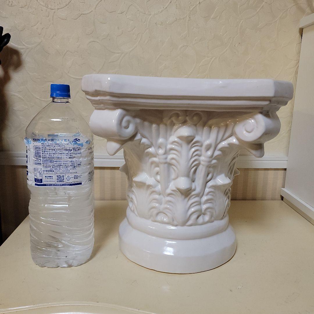 ギリシャ神殿の細工が素敵な花台　コラムスタンド　フラワースタンド　台座