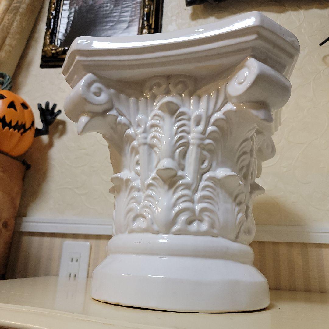 ギリシャ神殿の細工が素敵な花台　コラムスタンド　フラワースタンド　台座
