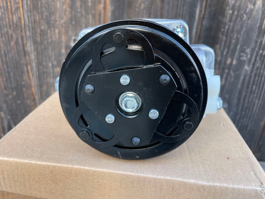 95200-58J40 他 ワゴンR スズキ エアコンコンプレッサー 未使用品