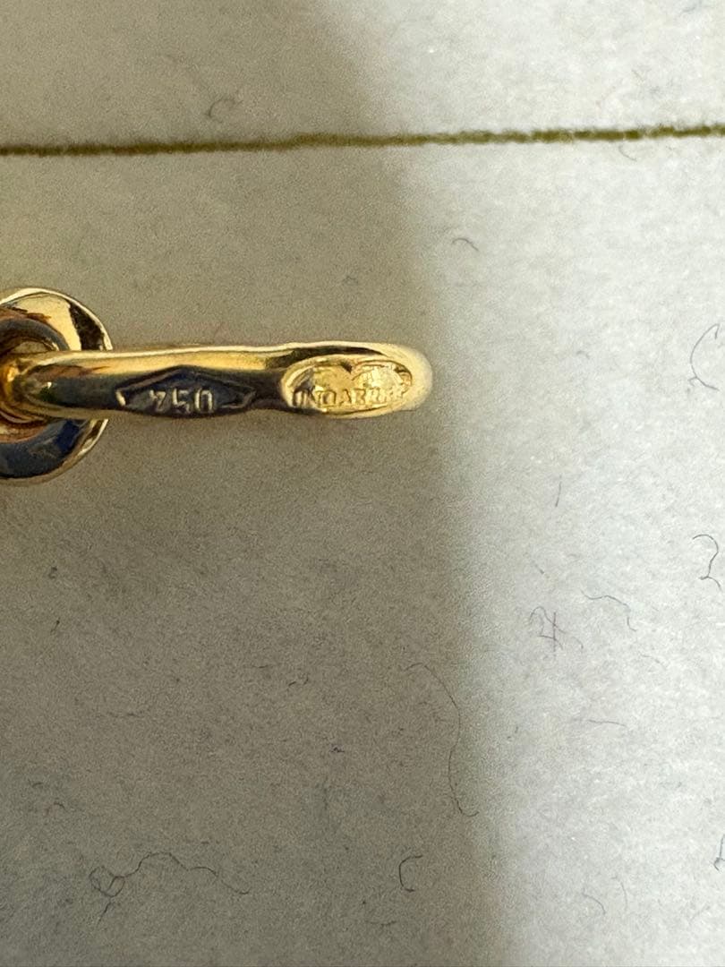 750 (K18) UNOAERRE 犬モチーフ　ペンダントトップ