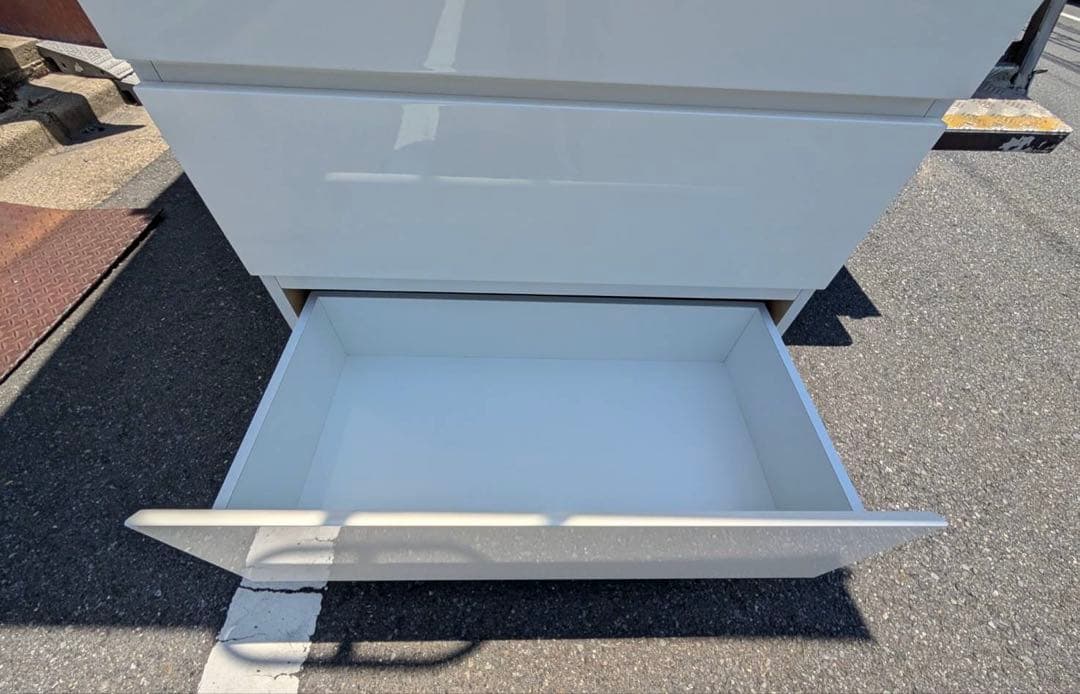 ひまわり　美品　ニトリ ローチェスト クエス衣類収納 タンス