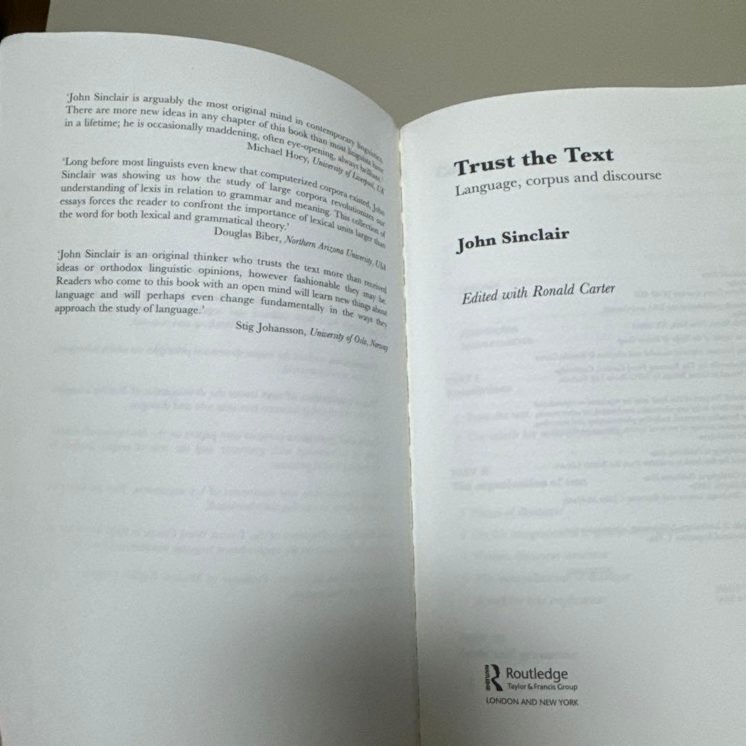 洋書 Trust the Text