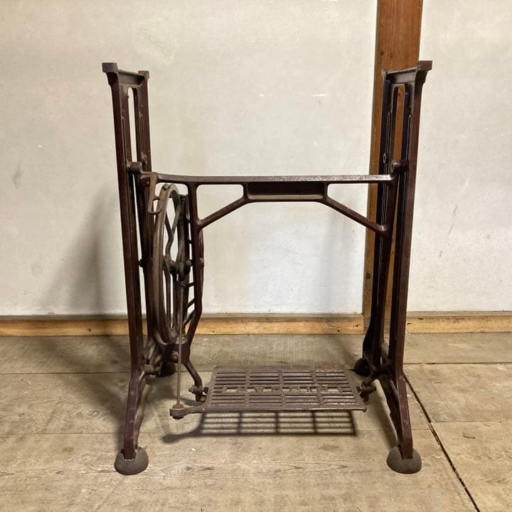 期間限定値下げ【アンティーク】リッカーミシン　足踏みミシン脚　ミシン台