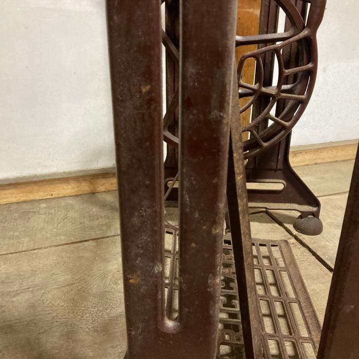 期間限定値下げ【アンティーク】リッカーミシン　足踏みミシン脚　ミシン台
