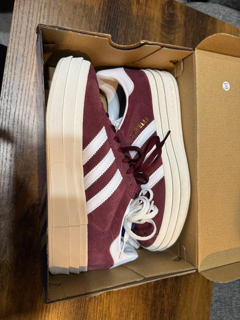 【美品】adidas GAZELLE BOLD HQ6892 スニーカー