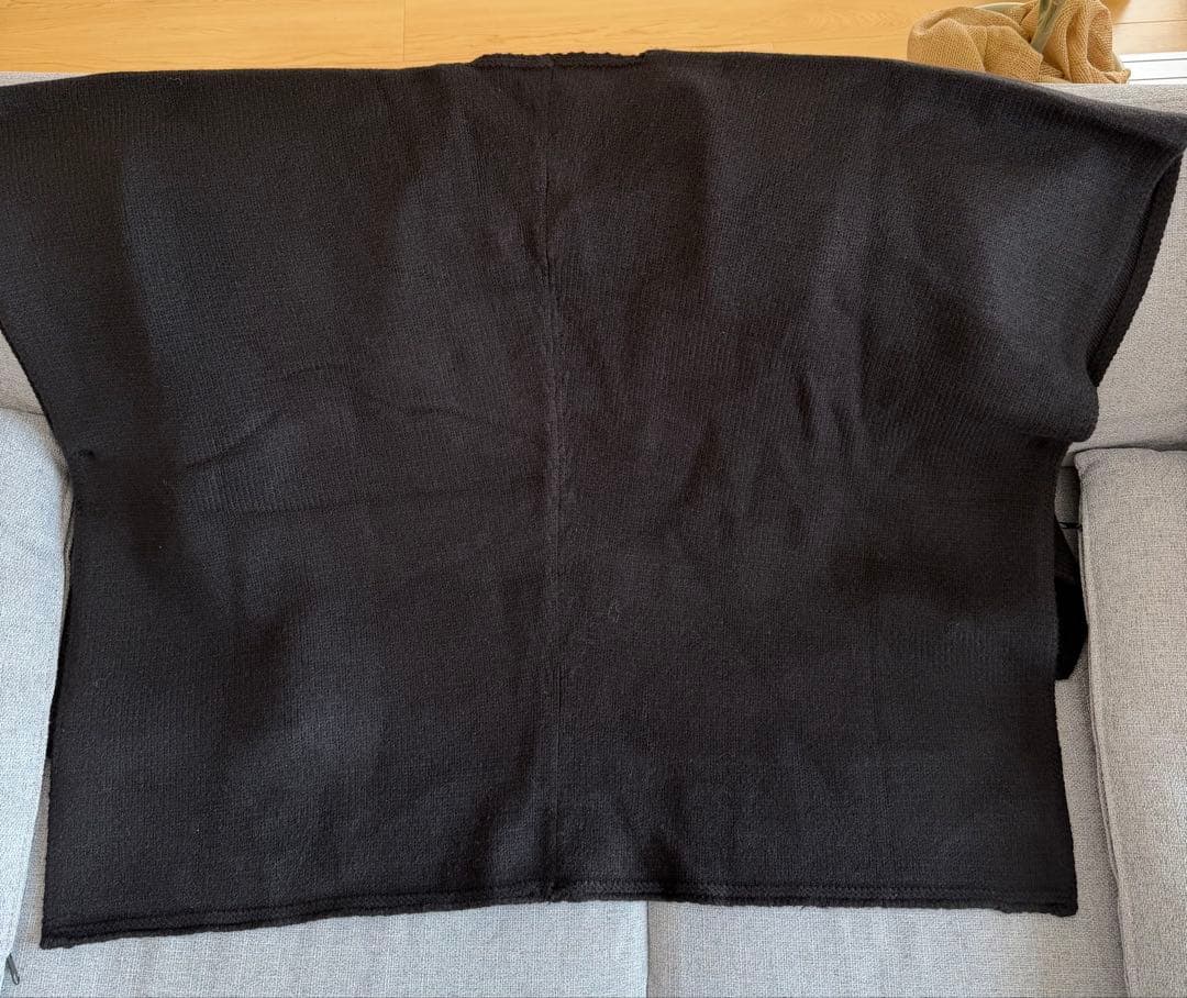 Yonfaヨンファ ケープ黒 美品