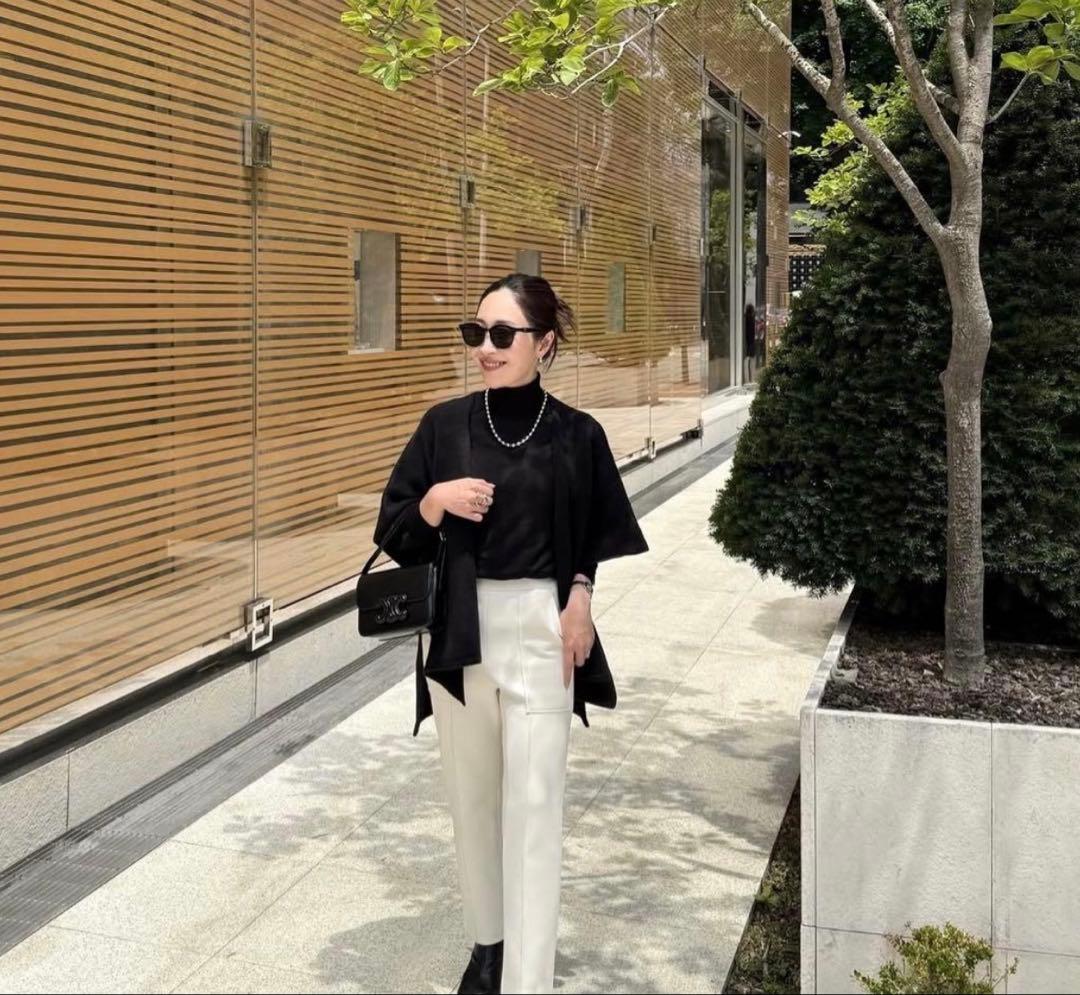 Yonfaヨンファ ケープ黒 美品