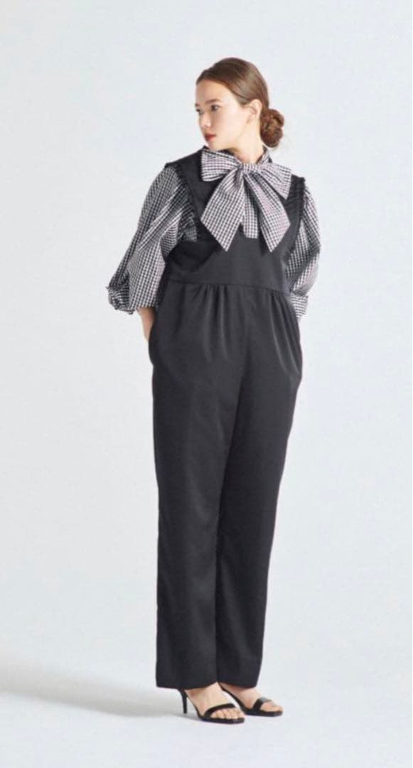 【新品未使用】yori サテンフリルサロペット 34 ブラック