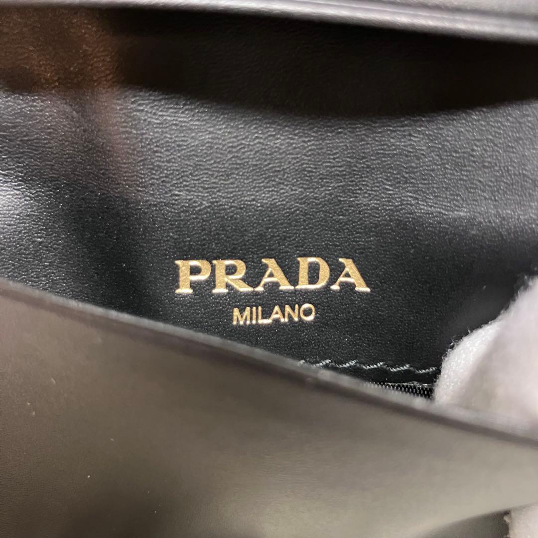 箱付き極美品✨ PRADA 6連キーケース ヴィッテロムーブ メタルロゴ