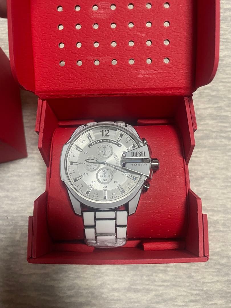 DIESEL シルバー クロノグラフ 時計
