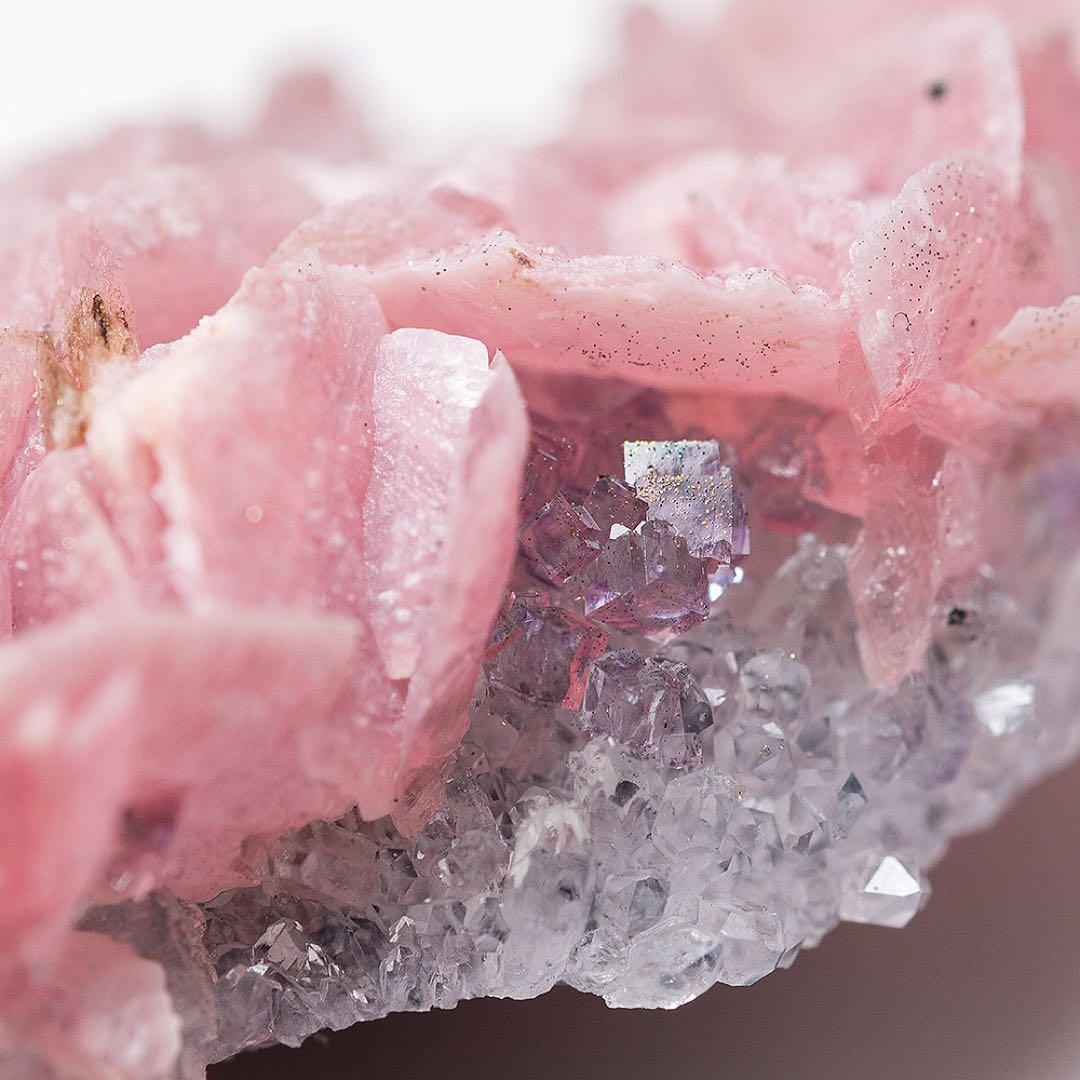 中国 ロードクロサイト フローライト 蛍石 天然石 原石 鉱物標本 鉱石 748