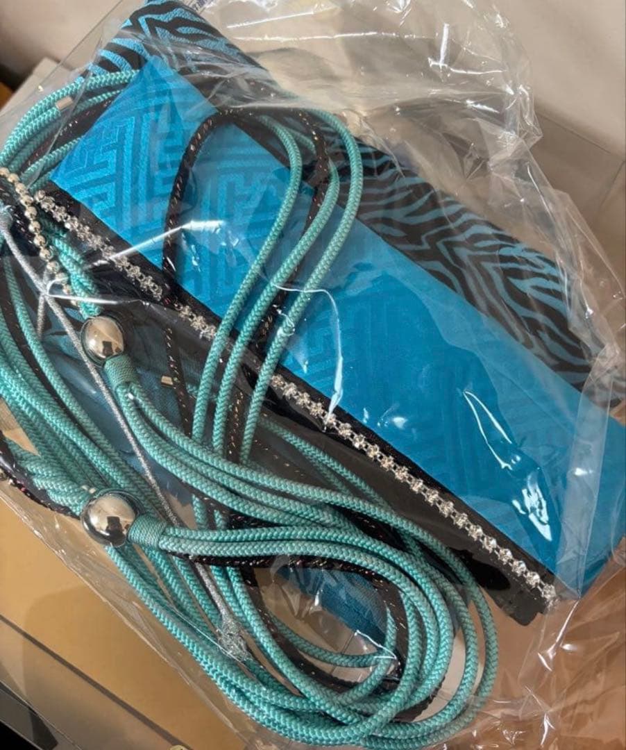 振袖 フルセット 一蔵 青と白の花柄振袖セット ファー バック 草履 髪飾り付き