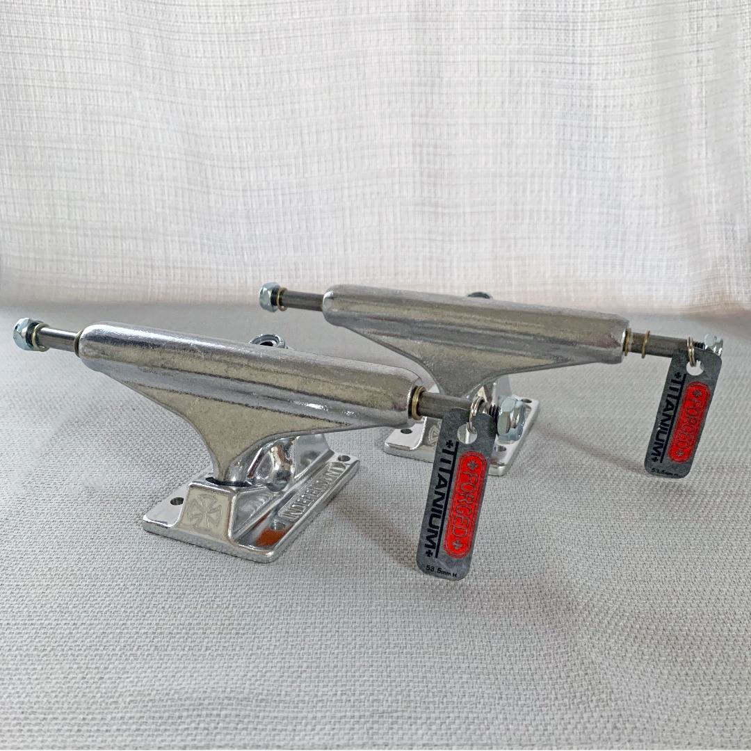 インディペンデント　129mm　スケボー 　トラック　新品未使用