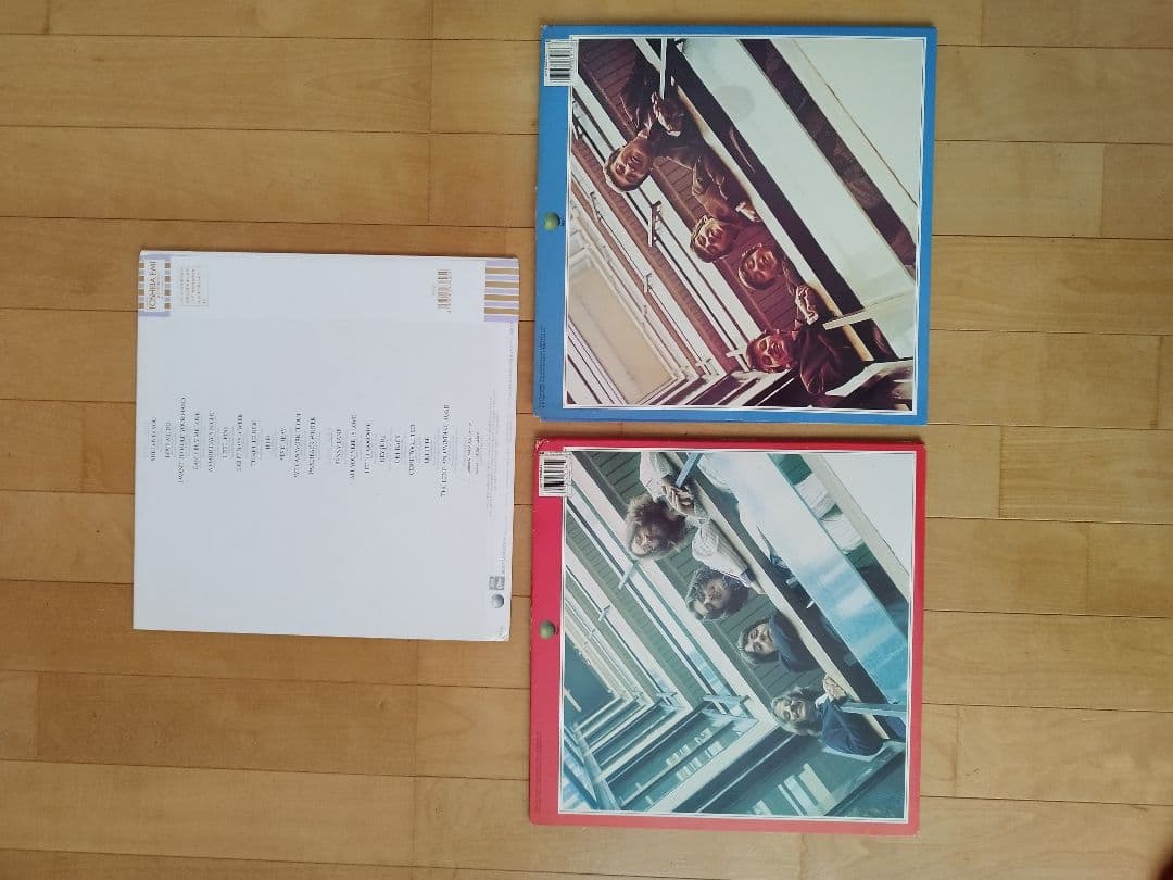 The Beatles 赤、青2枚組レコード。20グレイテストヒッツ