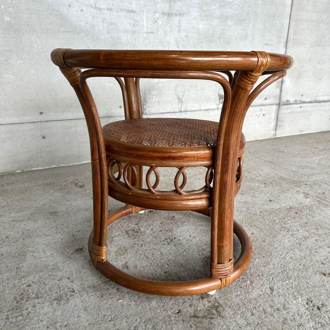 ⭐️即決価格⭐️ラタンサイドテーブル　丸型ガラステーブル　藤　天板49cm