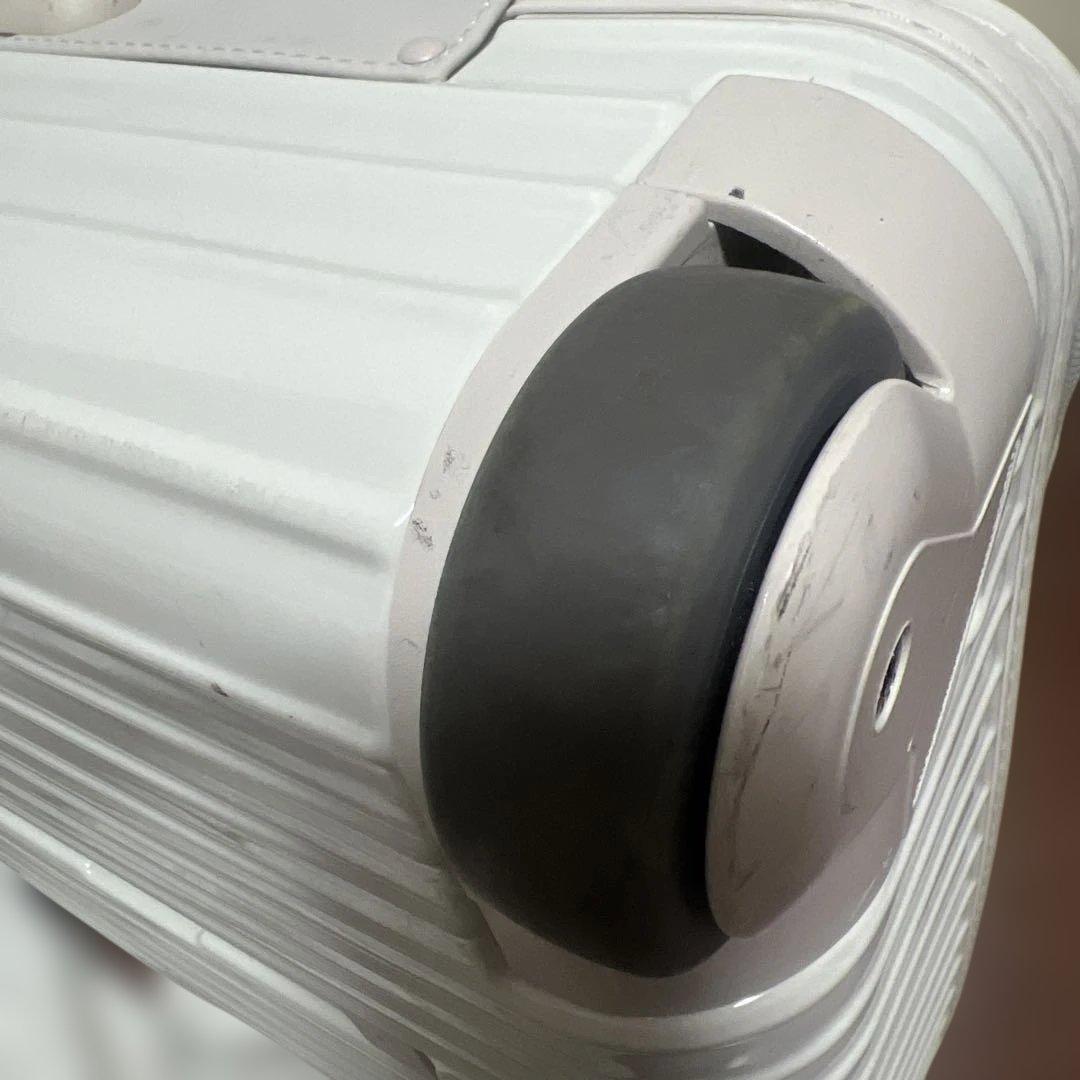 R*™様 RIMOWA ホワイト キャリーケース