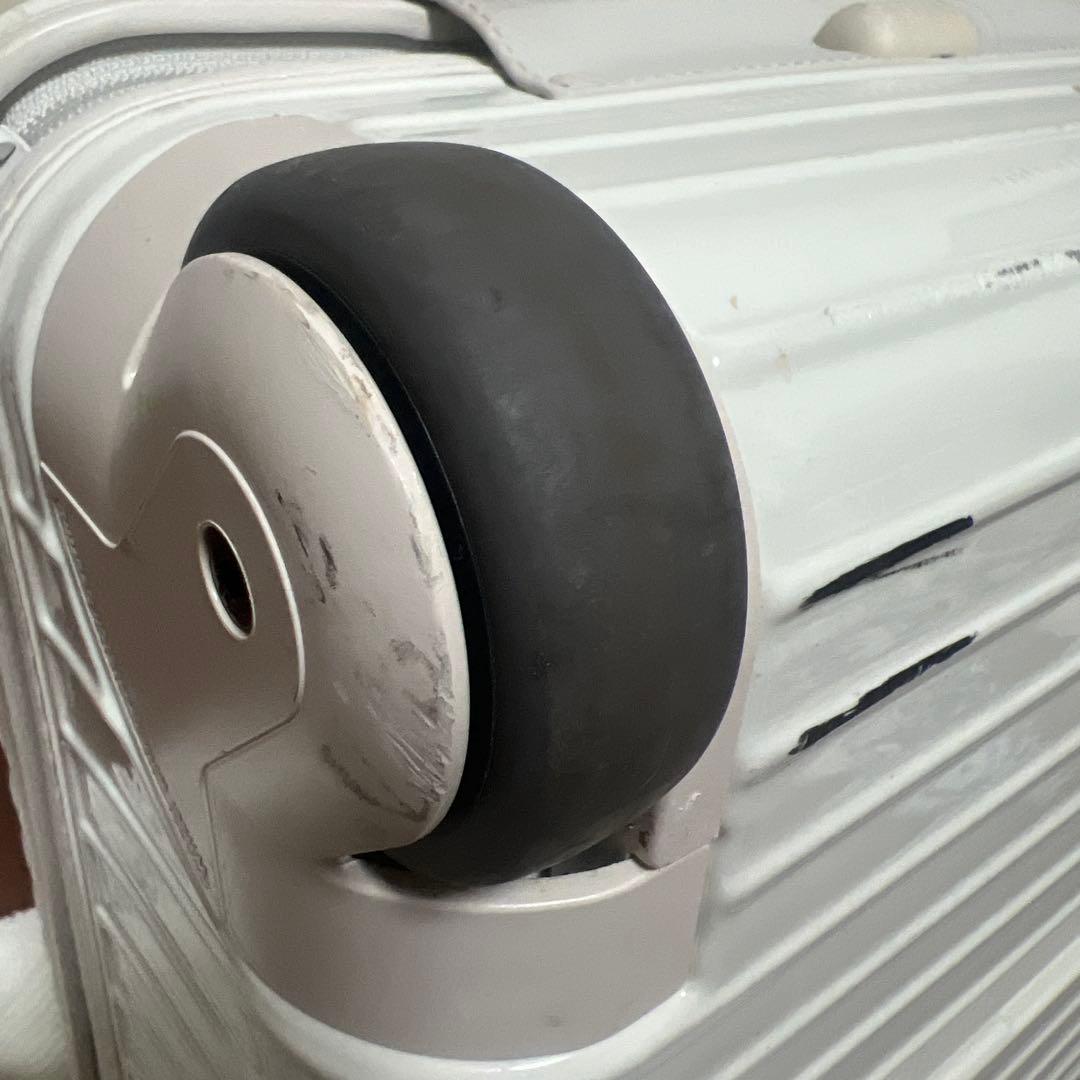 R*™様 RIMOWA ホワイト キャリーケース