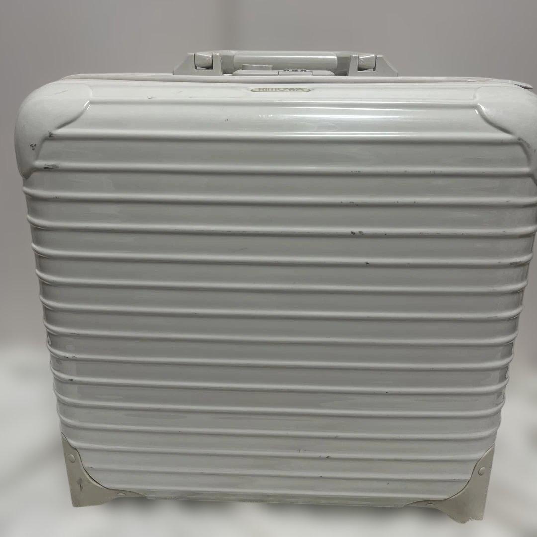 R*™様 RIMOWA ホワイト キャリーケース