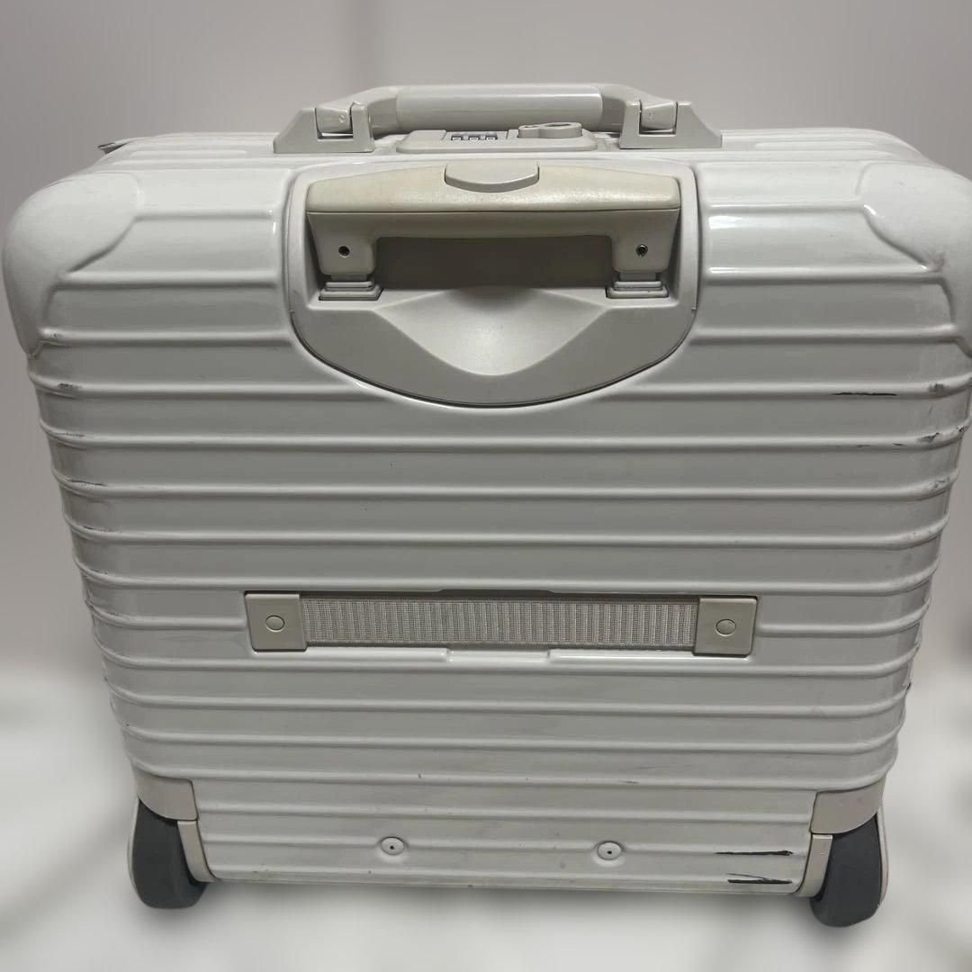 R*™様 RIMOWA ホワイト キャリーケース