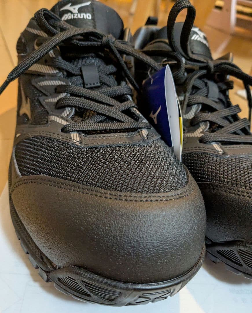 ミズノ　オールマイティ VS　安全靴