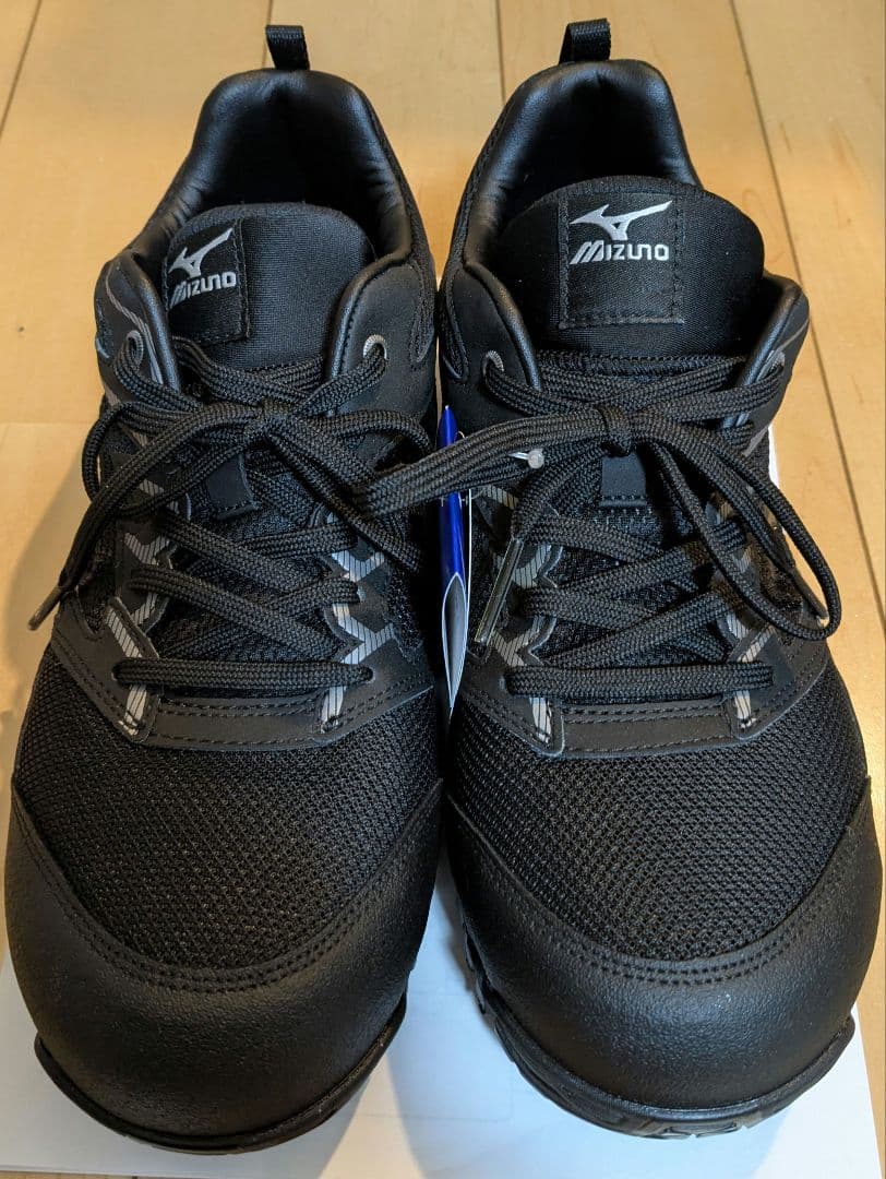 ミズノ　オールマイティ VS　安全靴