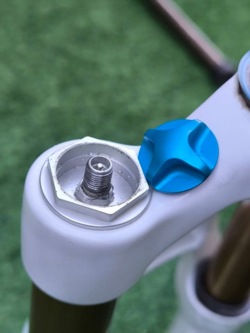 FOX エアサスペンションフォーク F-Series