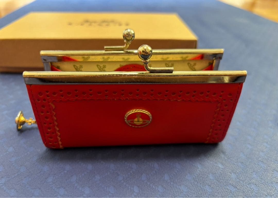 【希少】Vivienne Westwood ケース 赤エナメルボタン