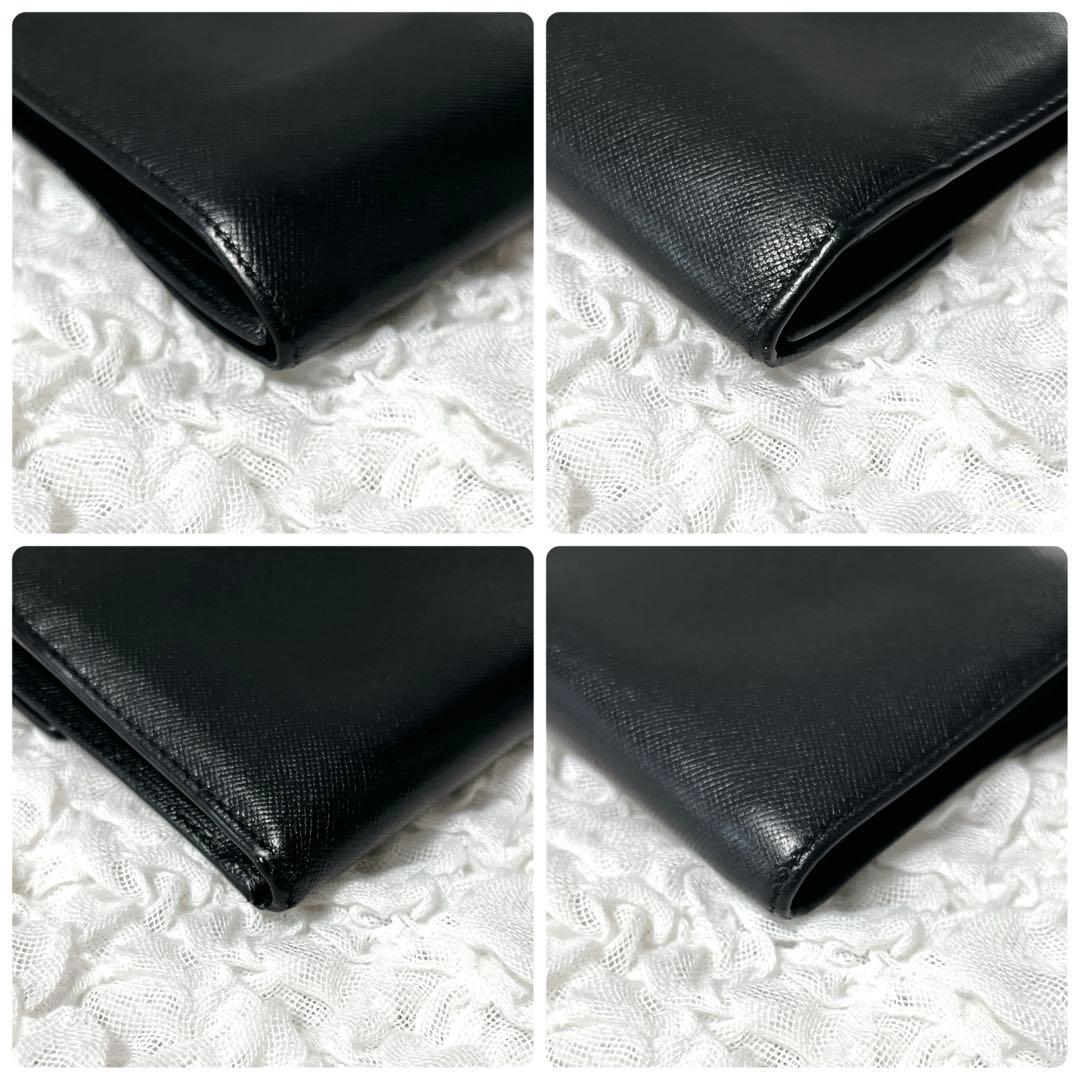 PRADA 三つ折り財布 ブラック　サフィアーノレザー　三角　トライアングル