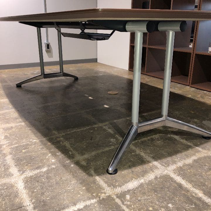 【最終値下げ】送料込み ミーティングテーブル 内田洋行 ST-5200Nシリーズ