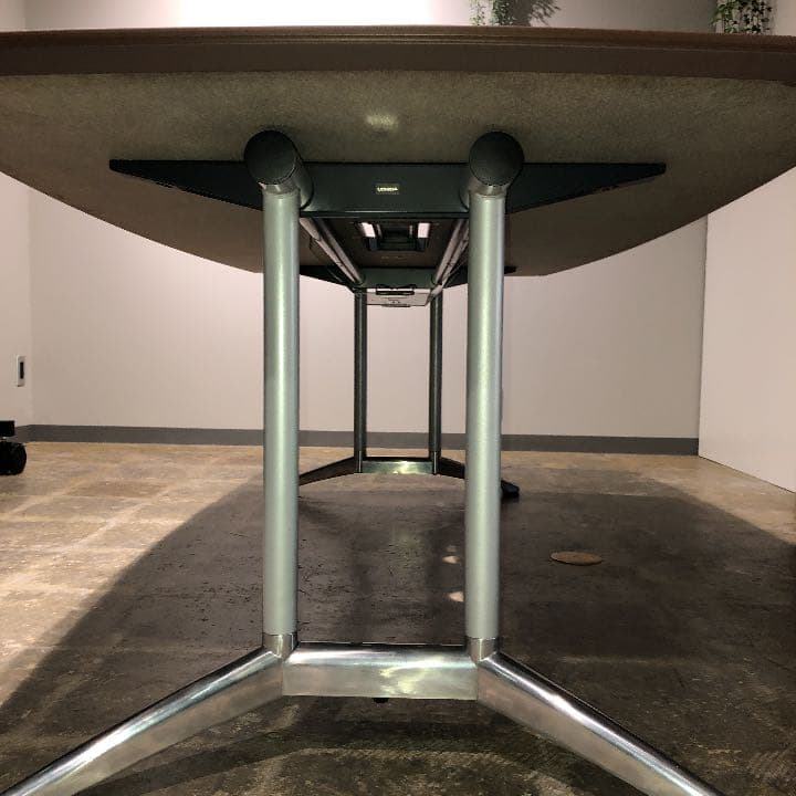 【最終値下げ】送料込み ミーティングテーブル 内田洋行 ST-5200Nシリーズ