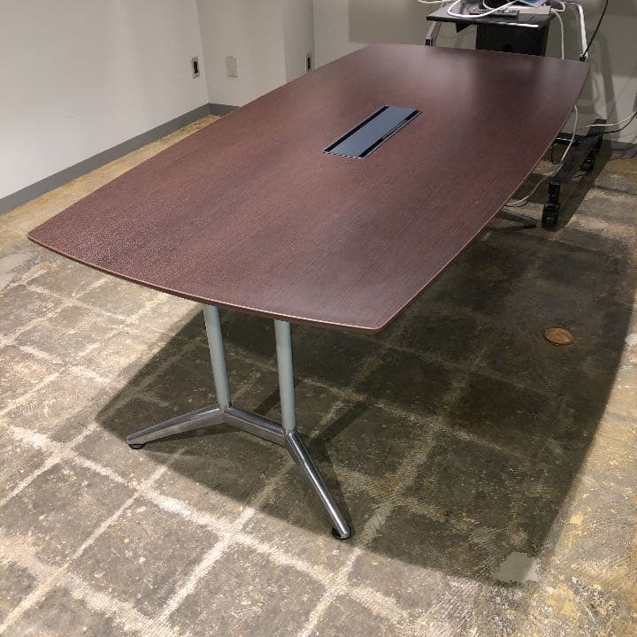 【最終値下げ】送料込み ミーティングテーブル 内田洋行 ST-5200Nシリーズ