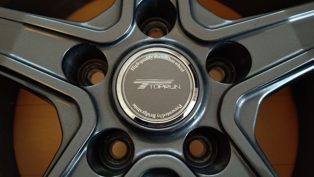 ブリジストン、トップランVR5 17インチ、7J+45、5h114.3