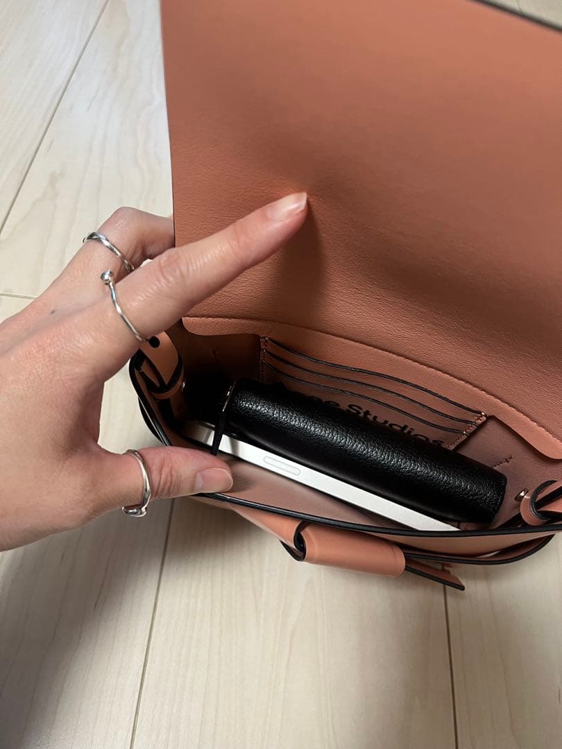 【最終価格】Acne Studios ピンク ショルダーバッグ