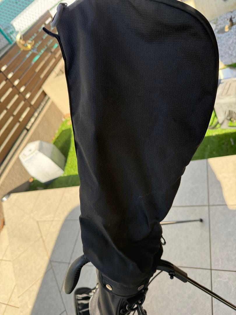 黒のゴルフバッグ・キャディバッグ