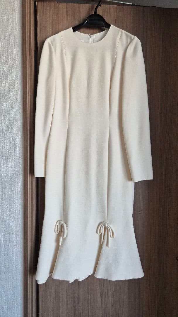 VALENTINO アイボリー リボン付きフレアワンピース