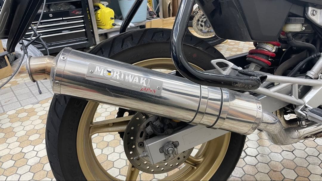 VTR250エンジンガード前後とモリワキマフラー