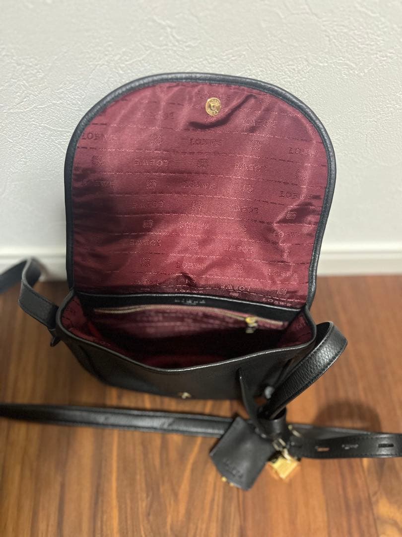 く*み様 LOEWE ブラックレザー ショルダーバッグ