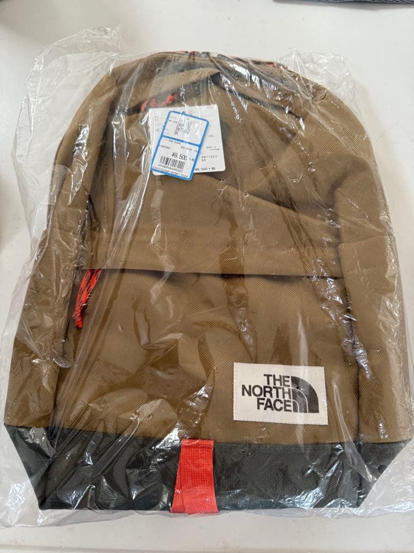 ノースフェース　ブリティッシュカーキBK バックパック