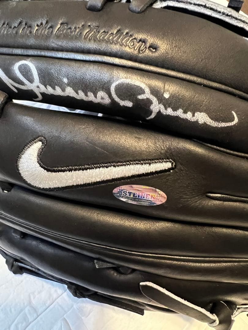 最多セーブ記録！Nike Mariano a 直筆サイン入りグローブ